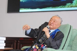 Состоялась встреча академика Мамбета Мамакеева с коллегами, преподавателями, студентами