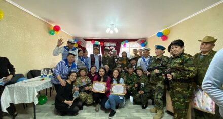 Члены научно-исследовательского кружка КГМА посетили дом престарелых в честь праздника