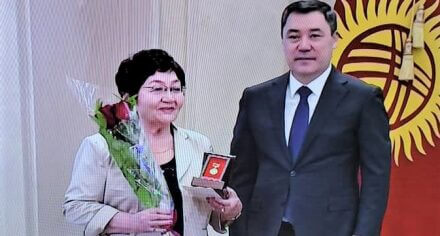 Президент вручил государственную награду доценту КГМА