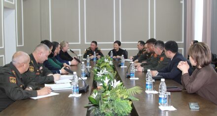 КГМА посетил министр обороны КР