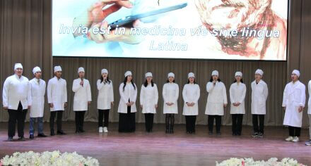 КММАда Эне тил күнүнө карата иш-чара болуп өттү