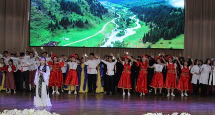 КММАда Эне тил күнүнө карата иш-чара болуп өттү