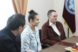A student from Germany met with the lyceum students of KSMA