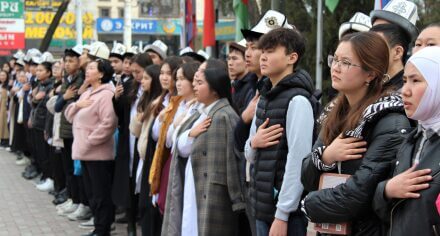 КММАда Мамлекеттик туу жана Ак калпак күндөрү белгиленди