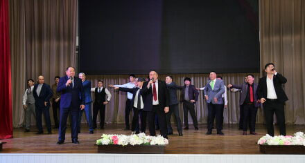 Кыргызстандын Медициналык академиясынын мырзалары бардык аял-затын майрамыныздар менен куттуктайт