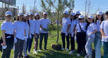 Студенты КГМА факультета МПД приняли участие в акции "Посади дерево, подари планете жизнь"
