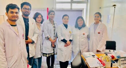 Бхавкика Сингх өзүнүн MAMA долбоорунун алкагында ҮМБда кош бойлуу аялдарды медициналык кароодон өткөрдү