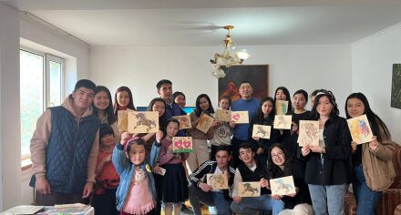 КММАнын «Дарылоо иши» факультетинин деканаты студенттер менен биргеликте «Светлый путь» балдар үйүнө барышты