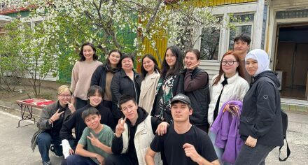 Студенты КГМА провели субботник на территории Детского реабилитационного центра