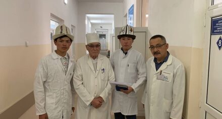 Будущие медики КГМА оказали денежную помощь пострадавшим в баткенских событиях