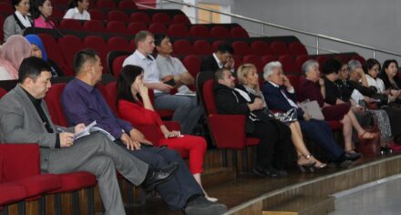 КММАда Бүткүл дүйнөлүк үй-бүлөлүк дарыгерлер күнүнө арналган конференция өтүүдө