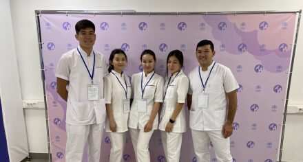 КММАнын педиатрия кафедрасынын студенттери Бүткүл россиялык педиатриялык форумда 2-орунга ээ болушту