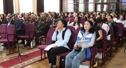 КММАда салттуу музыка жумалыгынын алкагында психология жана психосоматикалык медицина боюнча илимий-практикалык конференция өттү