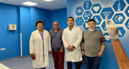 Германиядан келген дарыгер кургак учук менен ооругандарды аныктоо боюнча тажрыйбасы менен бөлүштү