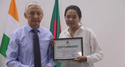 КММАнын студенттери ЭМУда өткөн конференцияга катышты