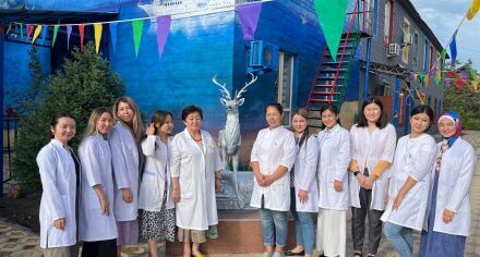 КММАнын педиатрия факультетинин студенттери Балдар Үйүндө болушту