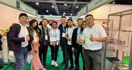 КММАнын бүтүрүү курсу Казакстан Эл аралык саламаттыкты сактоо көргөзмөсүнө барышты