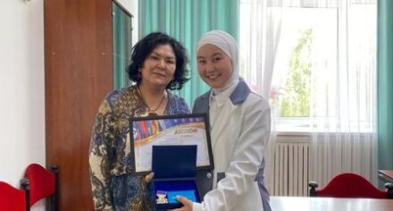 Студентка факультета Фармации КГМА удостоена звания «ЛУЧШИЙ СТУДЕНТ СНГ 2023 ГОДА»