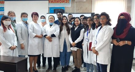 Победа студентов КГМА:  Бхавика Сингх и Адитя Сингх  на ярмарке мероприятий IFMSA