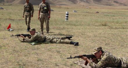 Курсанты КГМА им.И.К.Ахунбаева  отработали навыки стрельбы из автомата