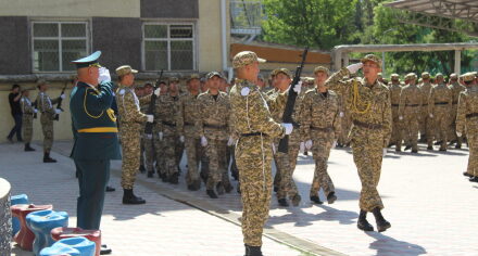 Курсанты КГМА им.И.К.Ахунбаева приняли военную присягу