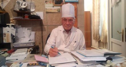 Поздравление академика НАН КР, Героя Кыргызстана М.Мамытова с 85-летним юбилеем КГМА