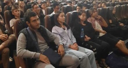 Лицеисты КГМА посмотрели кинокартину Омурзака Толобекова  "Манастын уулу Семетей"