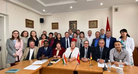 КММАда тегерек стол болуп өттү