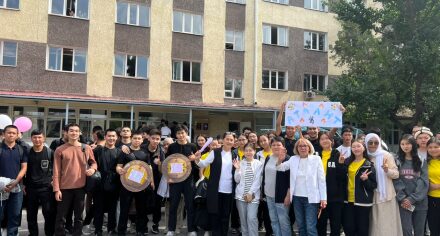 КГМАнын орус тил кафедрасынан Мамлекеттик тил күнүнө карата иш чарасы