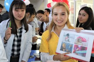 КММАдагы студенттердин илимий ийримдеринин жарманкеси