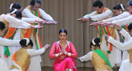 В КГМА выступили звезды Болливуда (Индия)