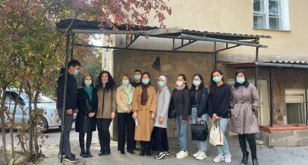 Студенты и преподаватели КГМА посетили дом престарелых