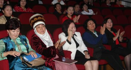 КММАда поэзия кечеси болуп өттү