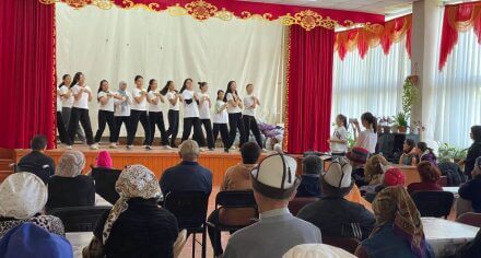 Сотрудники кафедры СД КГМА им.И.К Ахунбаева совместно со студентами факультета высшего сестринского образования посетили Нижне-серафимовское социальное стационарное учреждение им.Батыш Салиевой