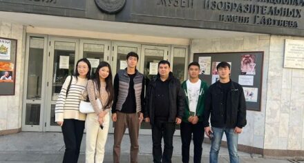 Кафедра ортопедической стоматологии посетили музей Гапара Айтиева под руководством куратора Рустам Тынчерова