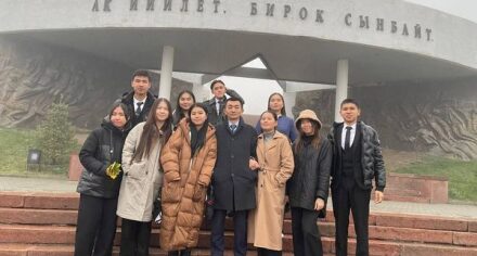 КММАнын студенттери “Ата-Бейит” мемориалдык комплексине барып келишти