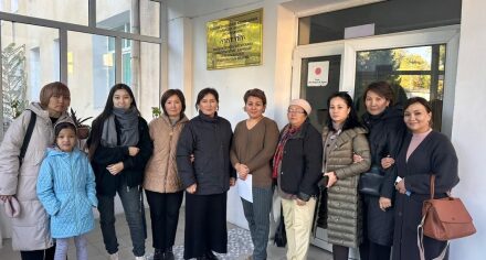 КММАнын чет тилдер жана латын тили кафедрасын каарылар үйүндө