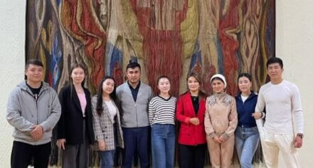 КММА студенттери Г.Айтиев атындагы Кыргыз улуттук көркөм сүрөт искусство музейинде