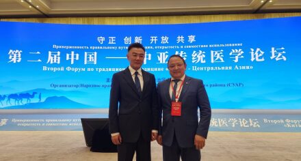 Академик С.Джумабеков посетил Международный медицинский форум в Китае