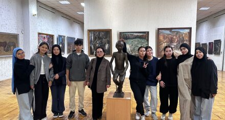 18-октябрында кыргыз тили кафедрасынын башчысы, куратор Абдырасулова Э.К. кураторлук иш алып барган