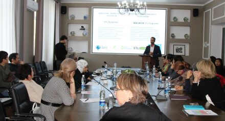 КММАда реабилитация тармагында билим берүүнү өнүктүрүү боюнча улуттук семинар өттү