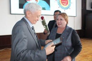 KSMA presented awards to teachers and staff