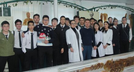 Студенты КГМА провели семинар "Анатомия человека как основа медицины" для учеников