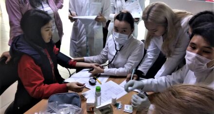 Студенты, ординаторы и сотрудники КГМА провели безвозмездную акцию ко Дню борьбы с сахарным диабетом