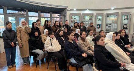 Студенты КГМА в мемориальном комплексе "Ата-бейит"