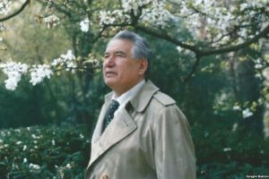 КММАнын студенттери Ч.Айтматов тууралуу  баяндама окушту