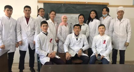 КММАда "Кыргыз мамлекеттик медицина академиясынын тарыхы" аттуу темада  студенттер менен талкуу  болду