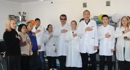 КММАнын Медициналык орто окуу жайынын студенттери 3-декабрь Эл аралык мумкунчулугу чектелген жарандардын кунуно карата иш-чара өткөрүштү