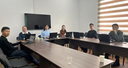 Члены СНК «Наследственность и окружающая среда» кафедры медицинской биологии, генетики и паразитологии КГМА им. И.К.Ахунбаева