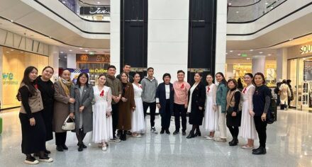 В Бишкеке студенты КГМА провели флешмоб, посвящённый Всемирному дню борьбы со СПИДом